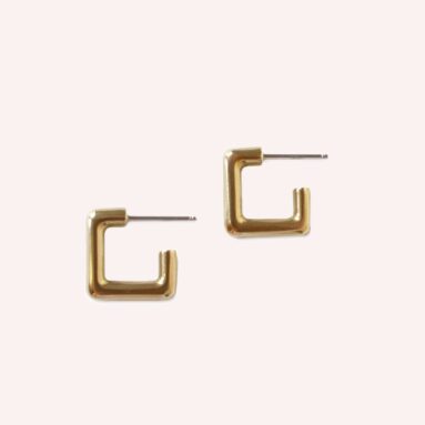 Betsy & Iya Courtyard Hoops: My New Everyday Earrings