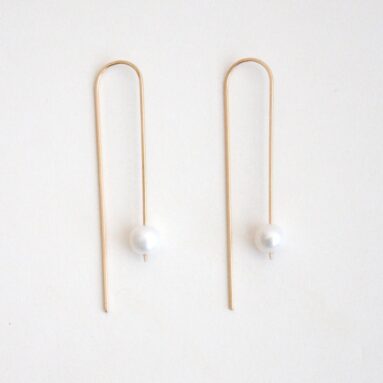 Betsy & Iya’s Long Arc Threaders: Pearls & Chic Vibes ✨