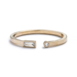 Betsy & Iya’s Manus Ring: Sparkling with Elegance 💎💍