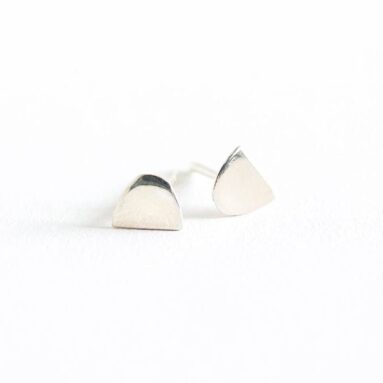 Betsy & Iya’s Mini Semi Oval Earrings: My Everyday Essential