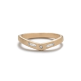 Betsy & Iya’s Basio Ring: Sparkling Elegance with Every Wear