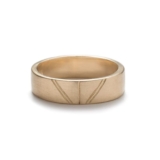 Betsy & Iya’s Tange: The Perfect Unisex Wedding Band