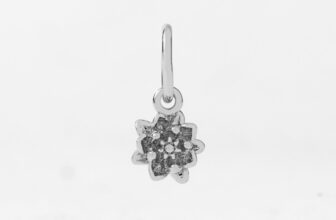 Top-notch Gift – July Water Lily Birth Flower Pendant – Think Goodness